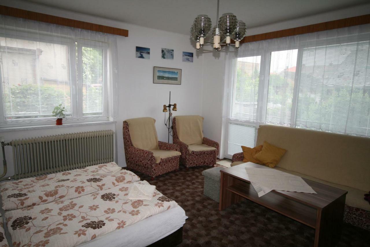 Apartment V Proseci